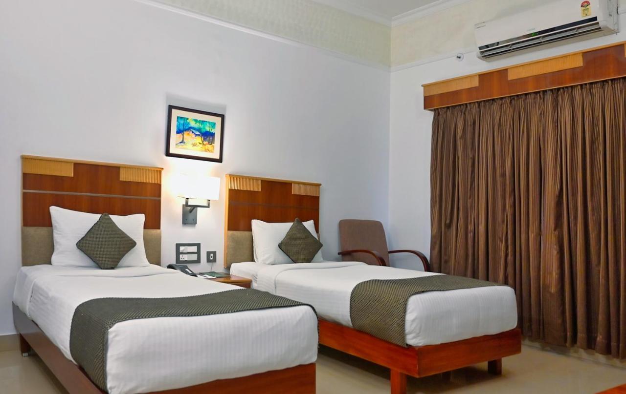 Contour Backwaters Hotel Resort & Convention Centre Rāmankari Exterior foto