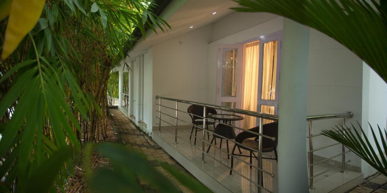 Contour Backwaters Hotel Resort & Convention Centre Rāmankari Exterior foto